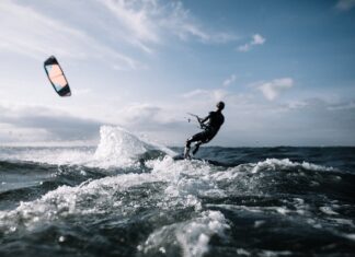 Czy kitesurfing jest trudny?